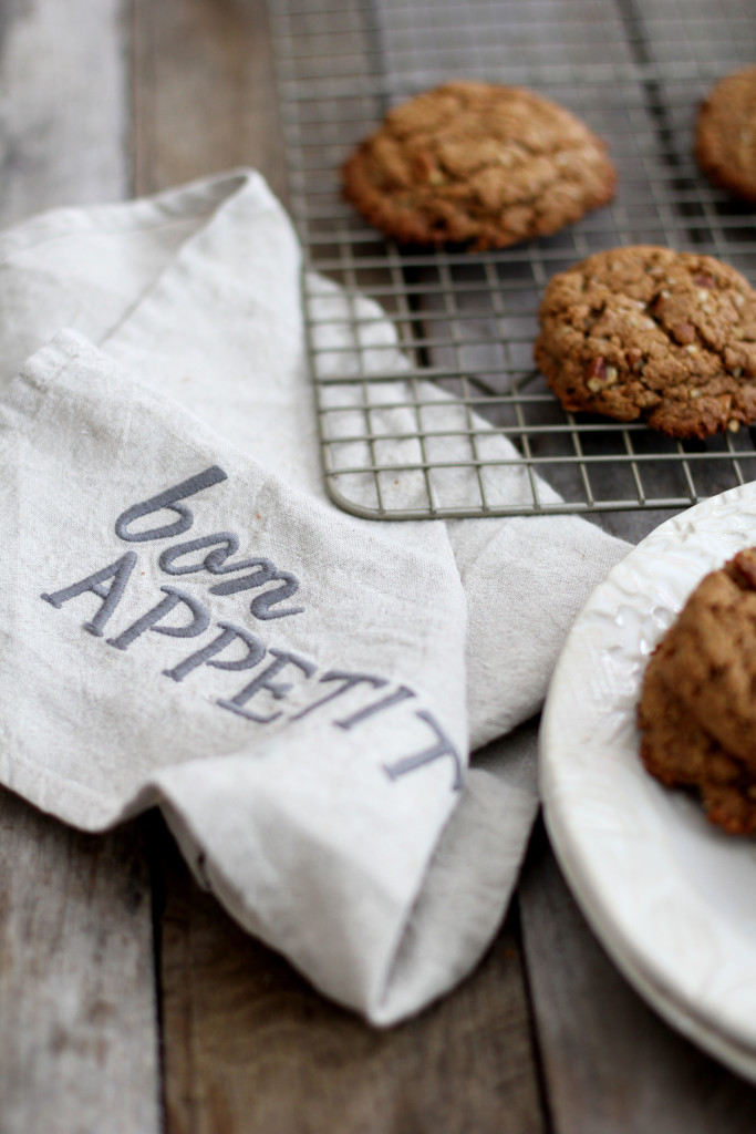 Almond butter, turmeric and ginger cookies