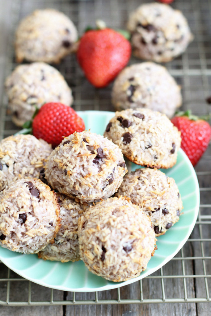 Strawberry Chocolate Chip Macaroons