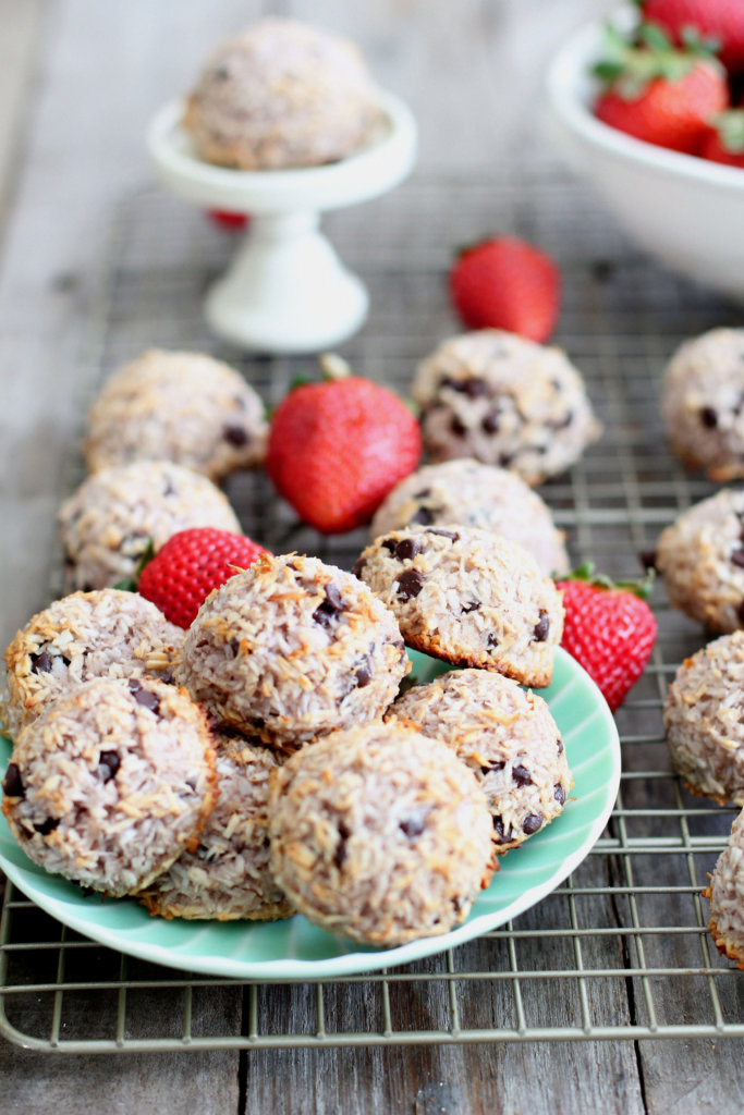 Strawberry Chocolate Chip Macaroons