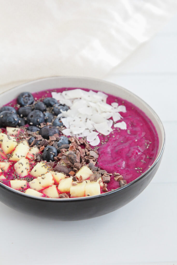 Tropical Pitaya (Dragon Fruit) Smoothie Bowl: Jessi's Kitchen