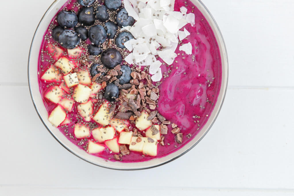 Tropical Pitaya (Dragon Fruit) Smoothie Bowl: Jessi's Kitchen