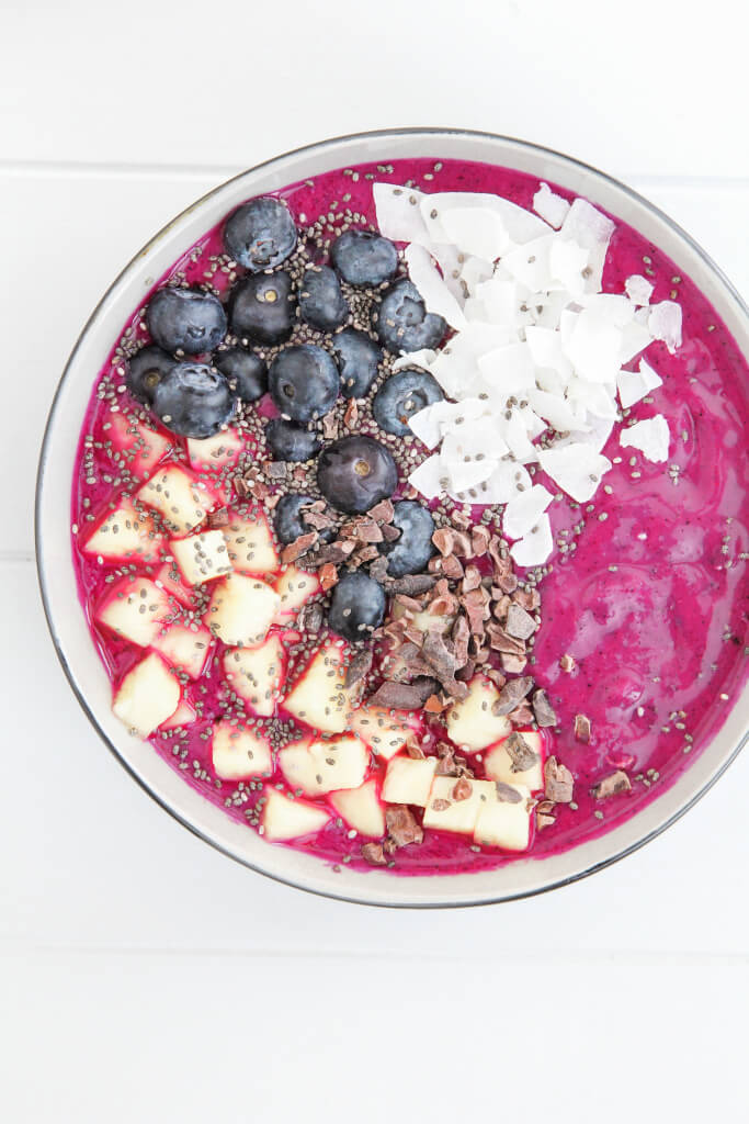 Tropical Pitaya (Dragon Fruit) Smoothie Bowl: Jessi's Kitchen