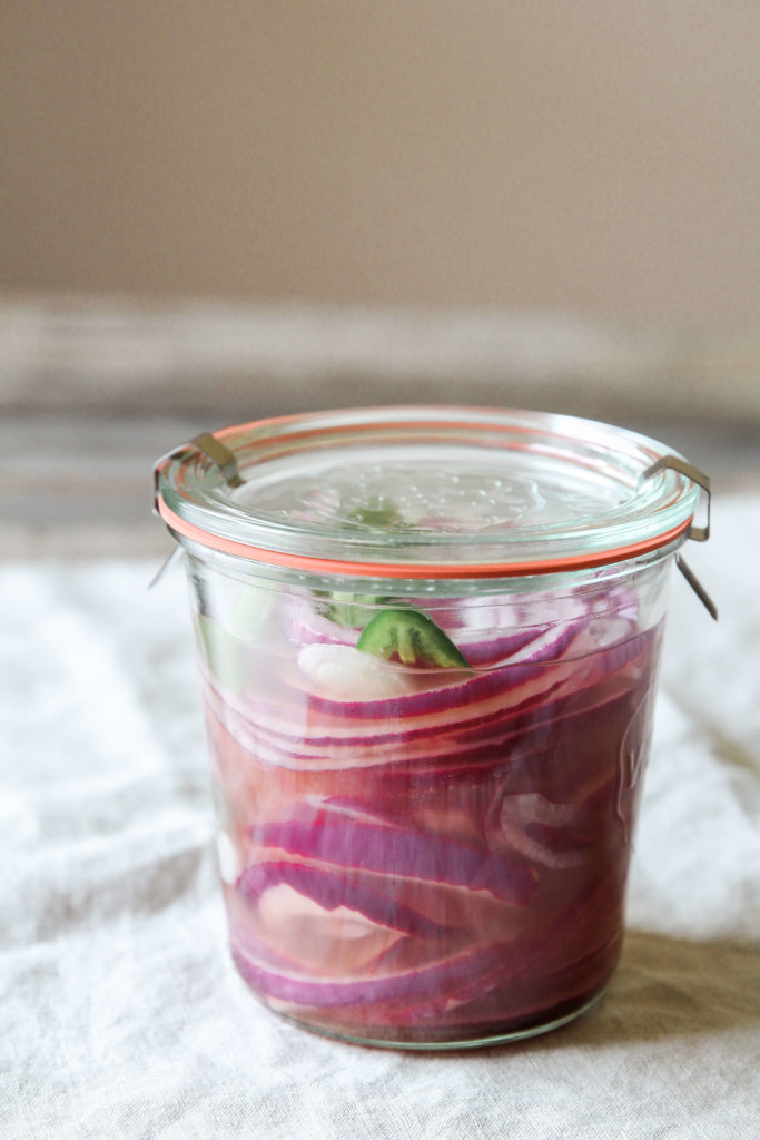 Quick Spicy Pickled Onions: Jessi's Kitchen