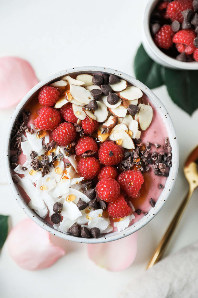 Strawberry Smoothie Bowl: Jessi's Kitchen